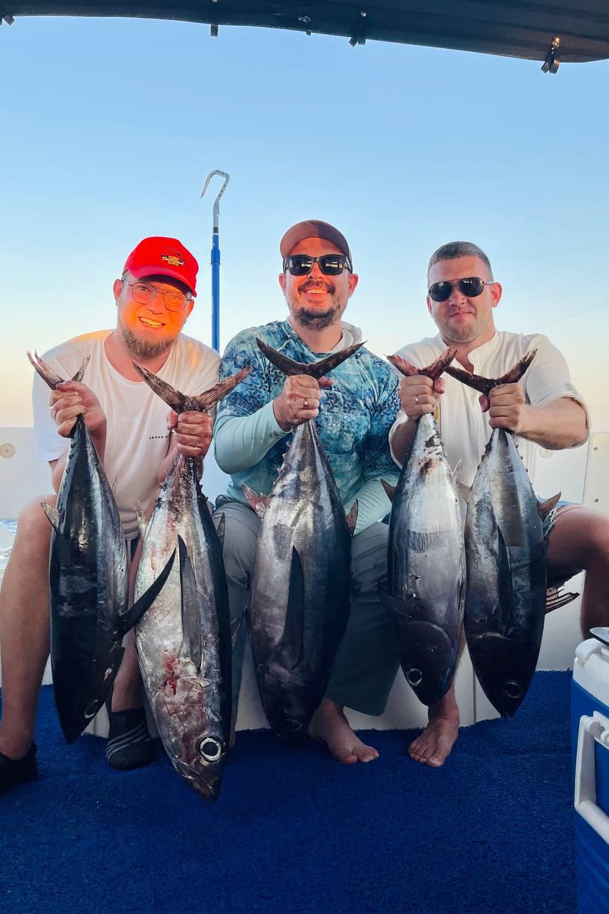 Teknede oltayla balık tutma anları